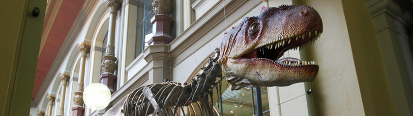 Pääsiäinen täynnä dinosauruksia