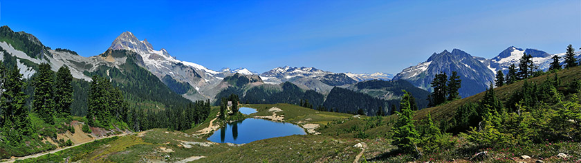 Kauniiden alppiniittyjen Elfin Lakes